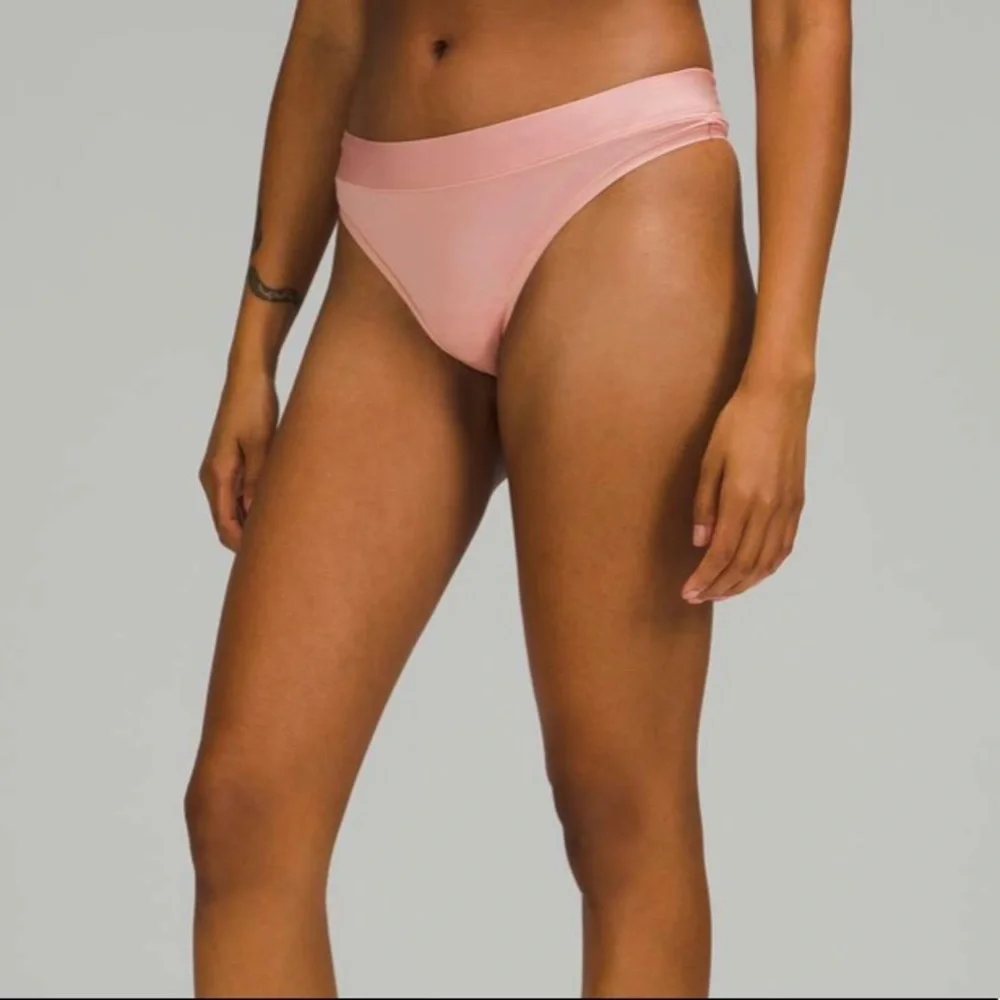Lululemon UnderEase Mid Rise Thong Underwear NWT Pink Puff (Size XL) Unopened